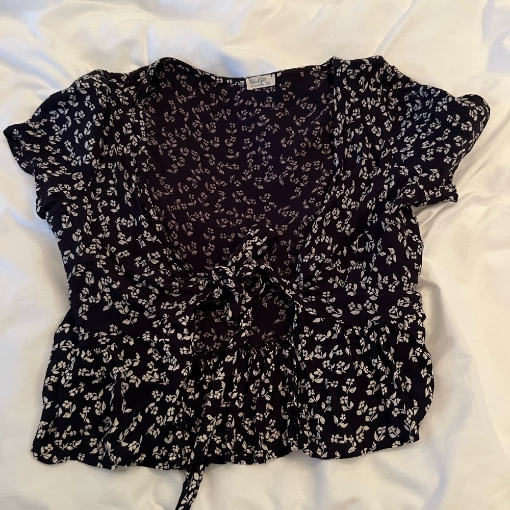 John Galt/brandy melville front tie floral blouse